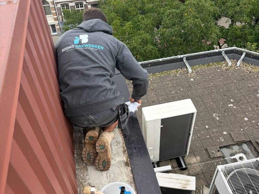 Triflex waterdichting in Amsterdam door Booms Dakwerken